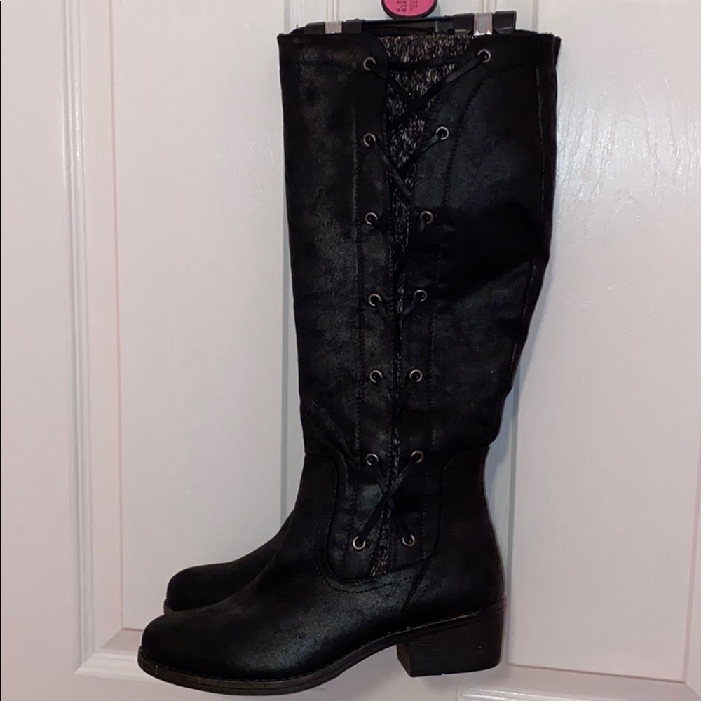 Marble textured boots